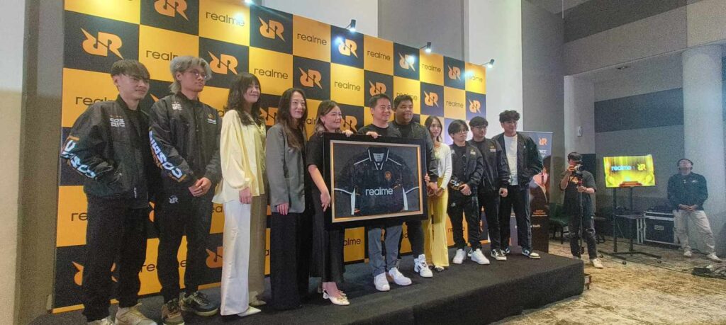 Realme Jalin Kerjasama Dengan RRQ, R7 Jadi Brand Ambassador