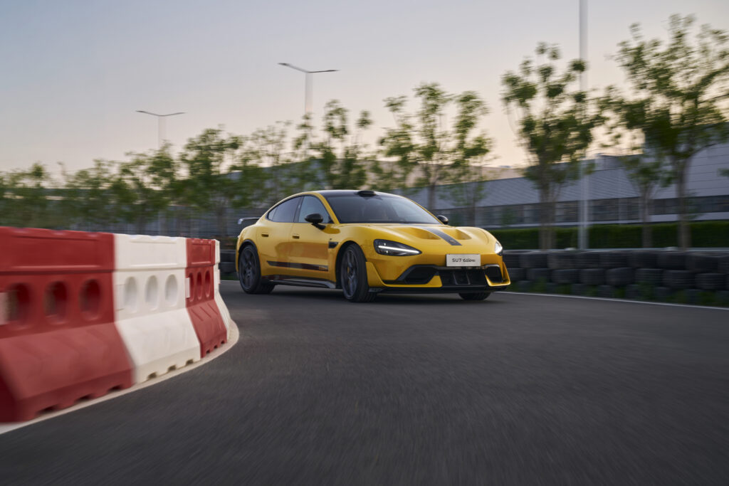 Xiaomi SU7 Ultra Hadir di Gran Turismo